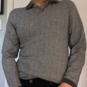 gray collared women’s sweater